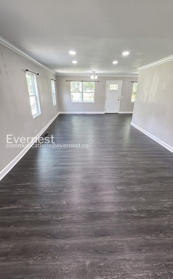 736 Hancock Rd - Photo 6 of 31