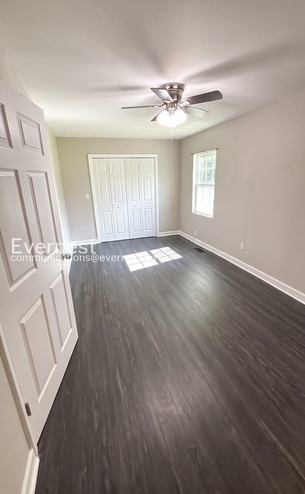 736 Hancock Rd - Photo 7 of 31