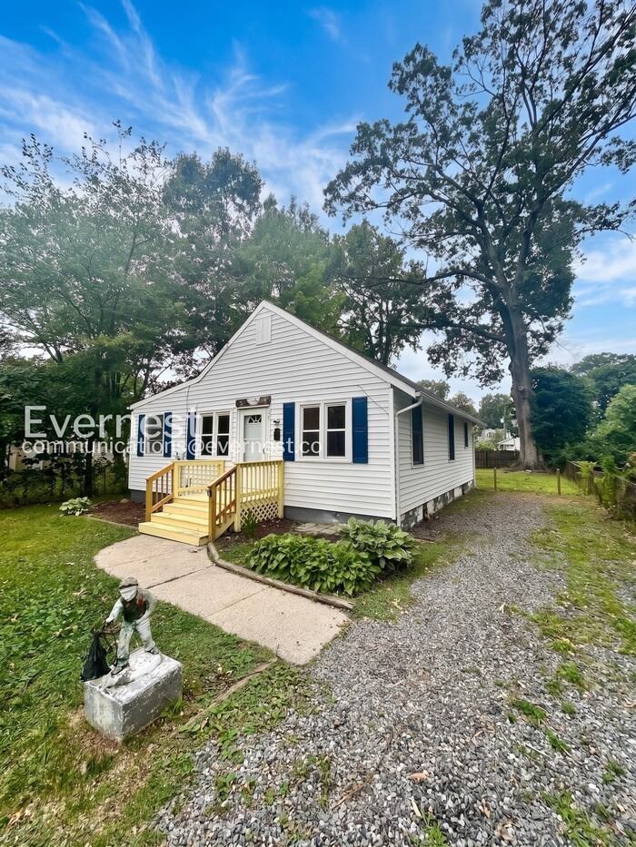 227 Lincoln Ave - Photo 2 of 25