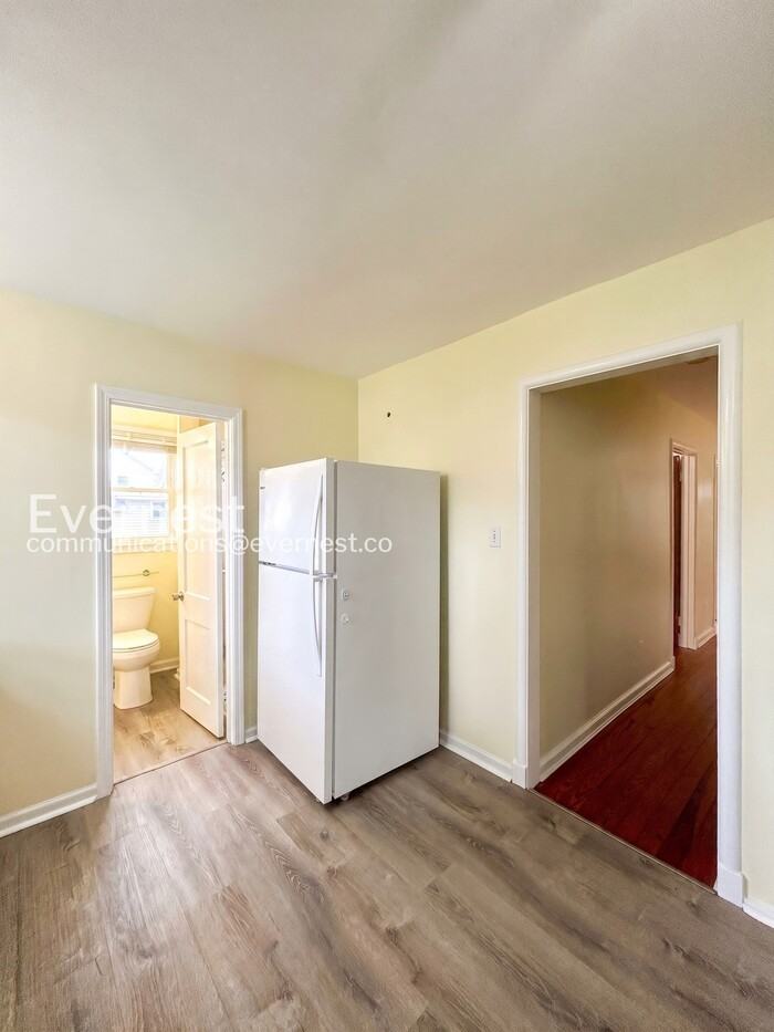 227 Lincoln Ave - Photo 7 of 25