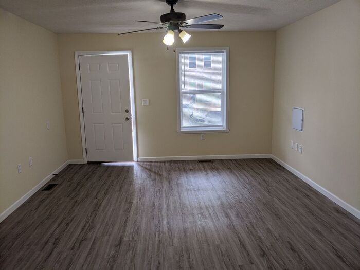 2733 Noel Ln - Photo 3 of 8