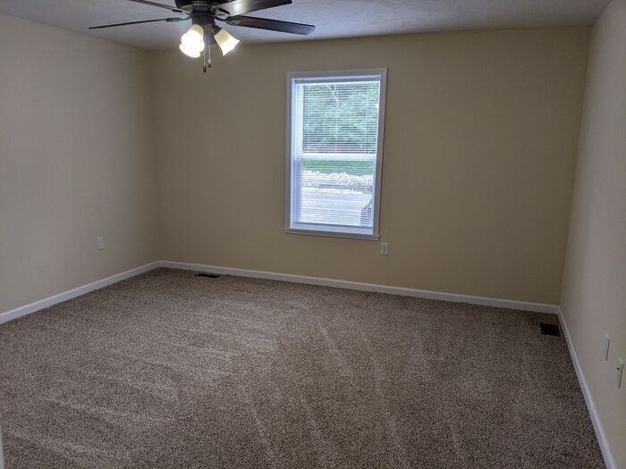 2733 Noel Ln - Photo 4 of 8