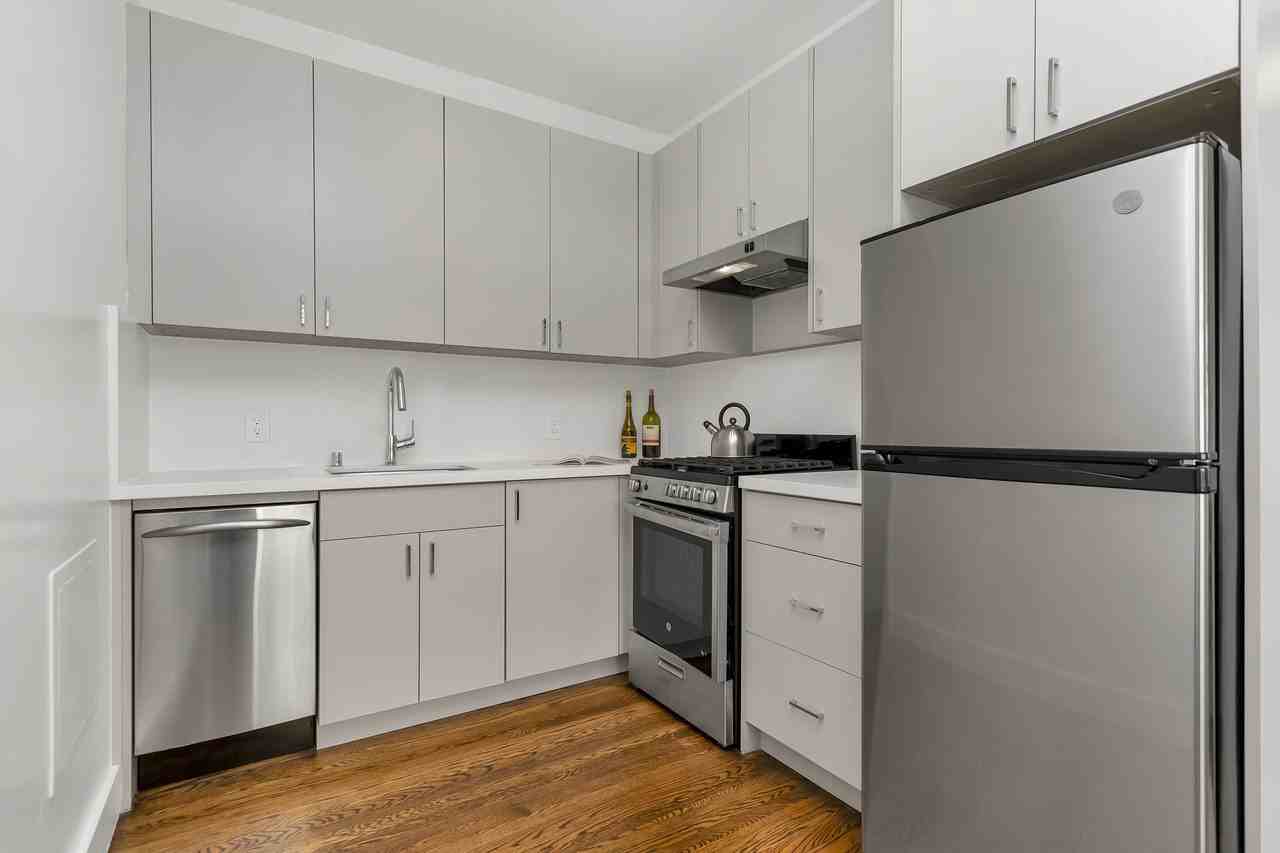 1405 Franklin - Photo 7 of 19