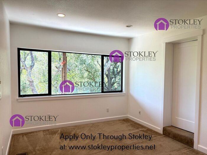 712 Moraga Rd - Photo 6 of 11