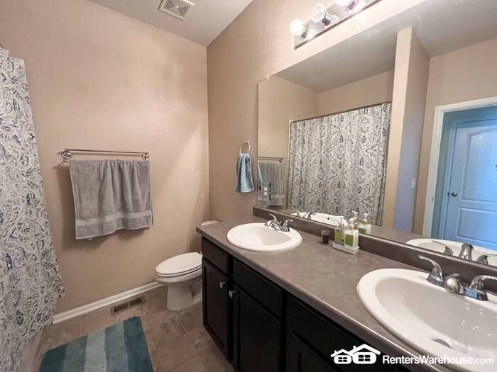 25104 E Pinewood Pl - Photo 3 of 49