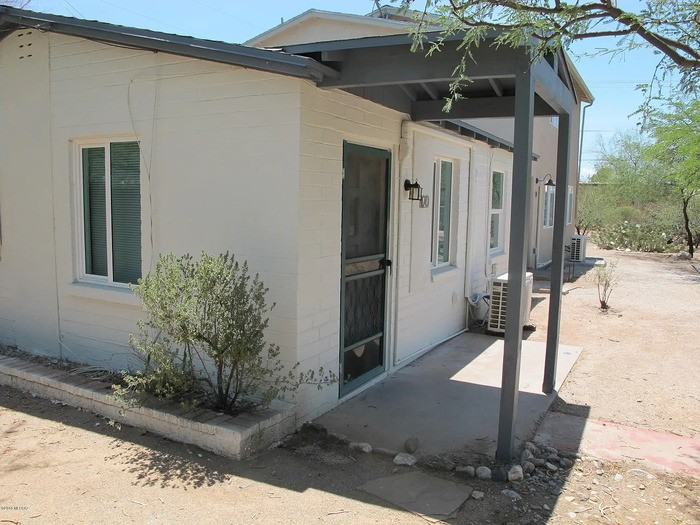 1120 E Water St - Photo 2 of 9