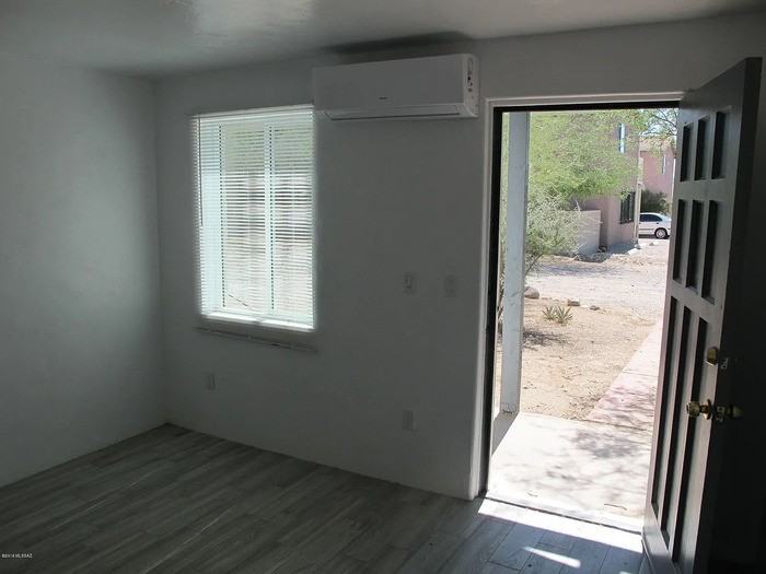1120 E Water St - Photo 3 of 9