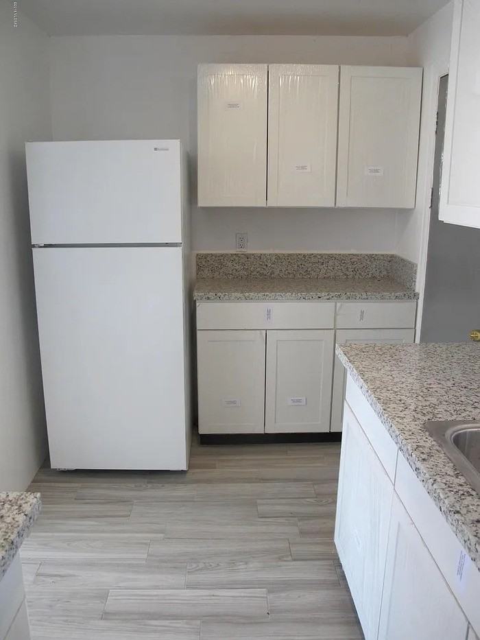 1120 E Water St - Photo 4 of 9