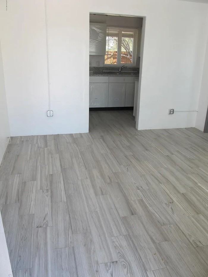 1120 E Water St - Photo 5 of 9