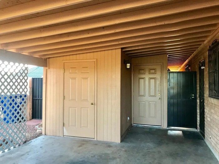 2601 N Euclid Ave - Photo 2 of 14