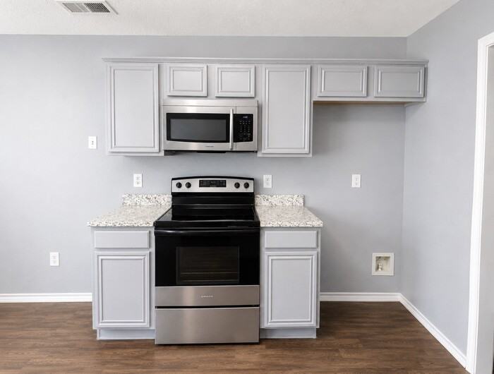 316 California Dr - Photo 4 of 9