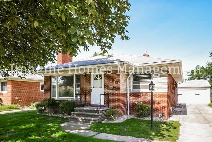 2900 Dale Ave - Photo 3 of 16