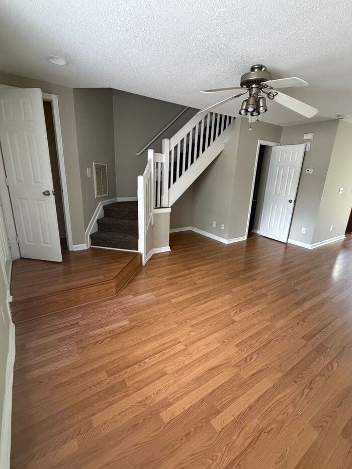 624 Emerald Cove Dr - Photo 3 of 13