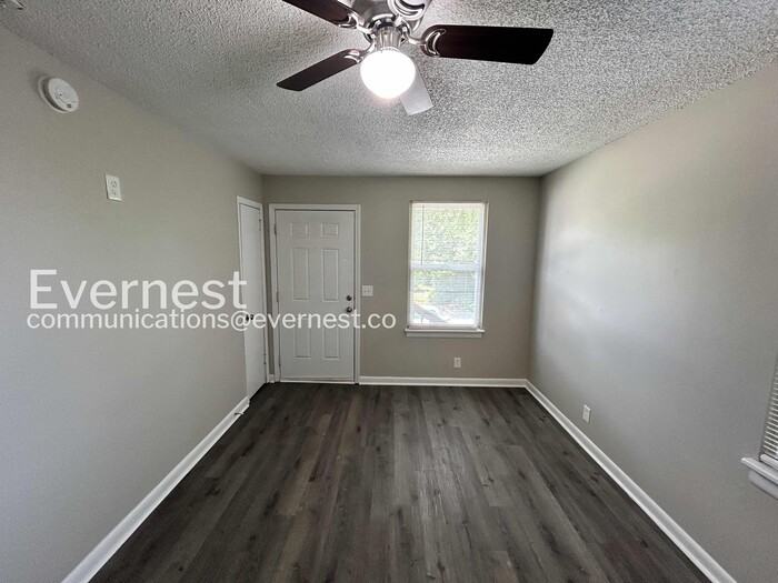1176 Sioux Ter - Photo 4 of 21