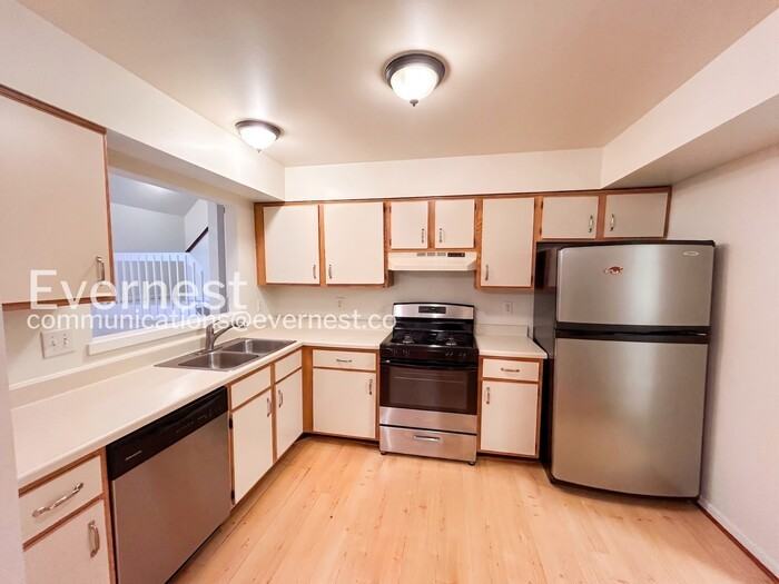 128 Sharps Rd - Photo 3 of 24