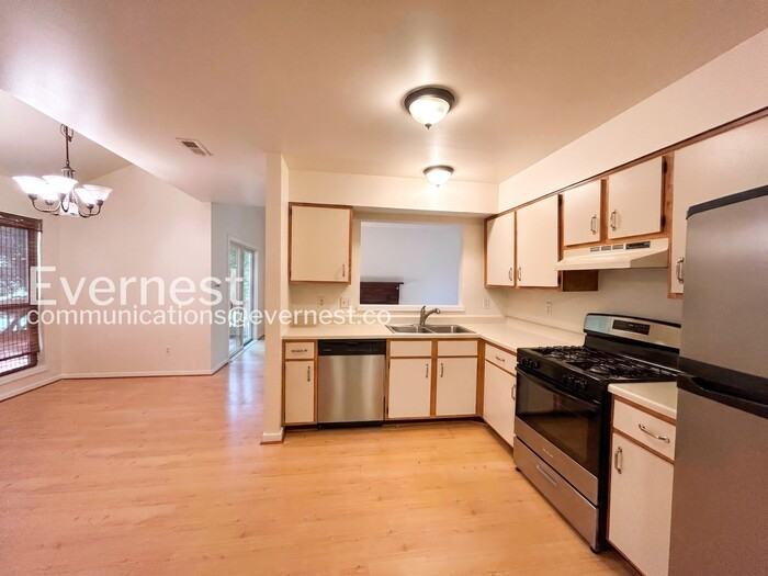 128 Sharps Rd - Photo 4 of 24