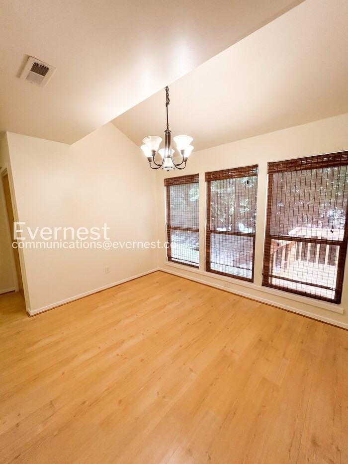 128 Sharps Rd - Photo 6 of 24