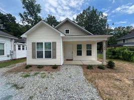 featured image of 104 N Slocumb St