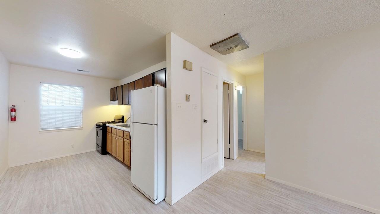 Zodiac Apartments - Photo 4 of 8