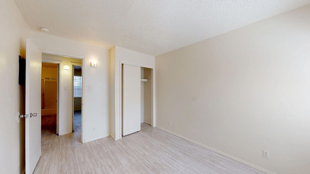 Zodiac Apartments - Photo 5 of 8