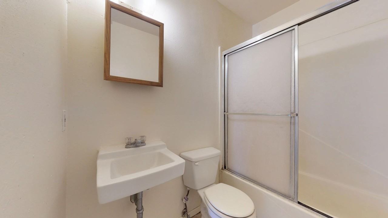 Zodiac Apartments - Photo 6 of 8