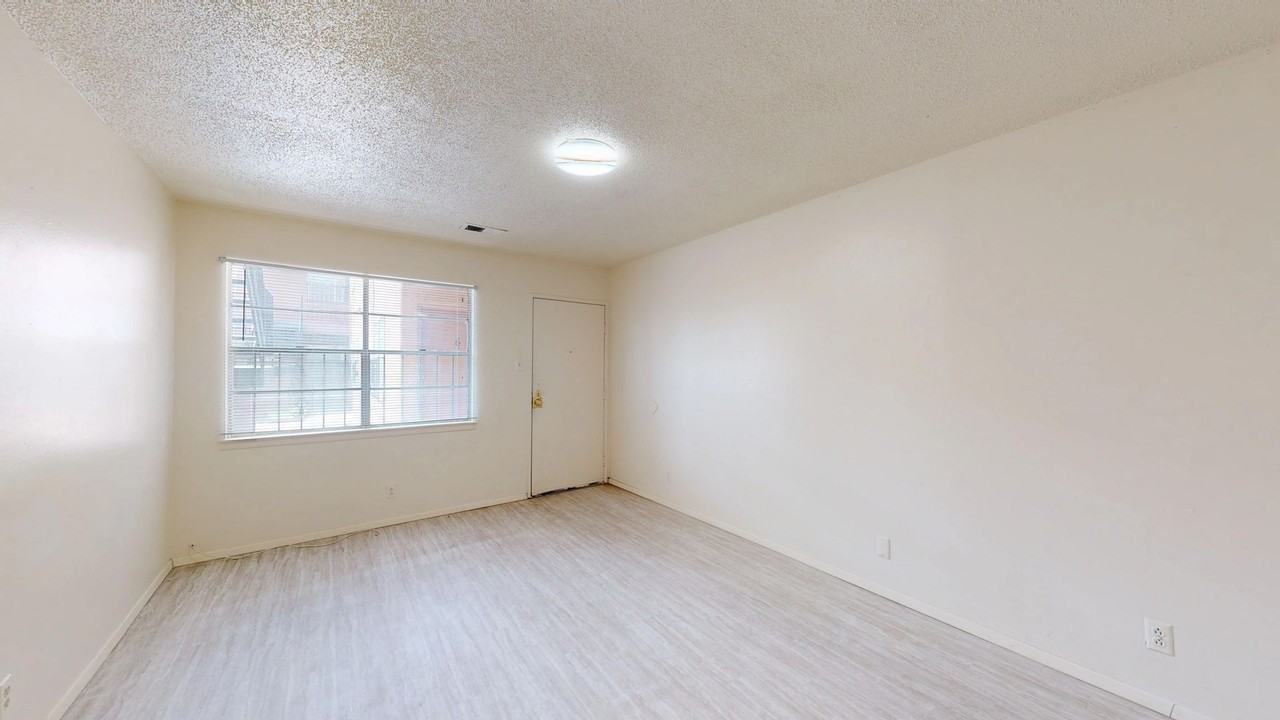 Zodiac Apartments - Photo 7 of 8