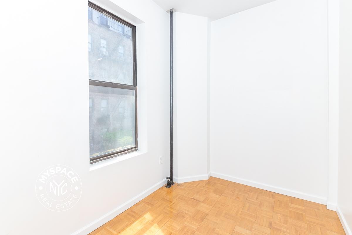 244 Roebling St #5 - Photo 6 of 7