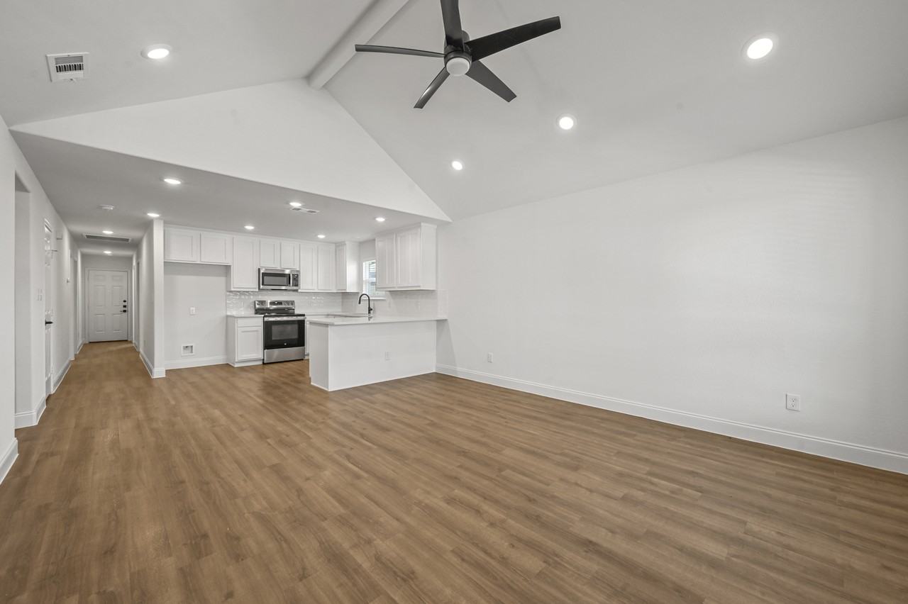 2307 Mill St #1 - Photo 3 of 17