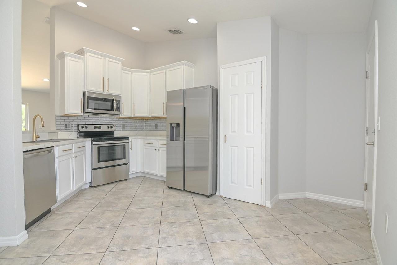 264 Hidden Lake Ln - Photo 5 of 20