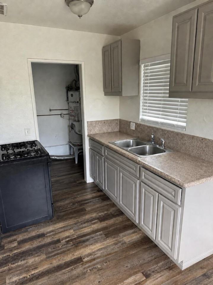 423 W Ramona Dr - Photo 2 of 10