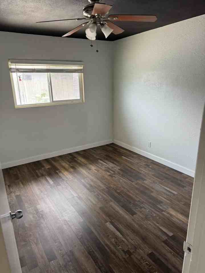 423 W Ramona Dr - Photo 7 of 10
