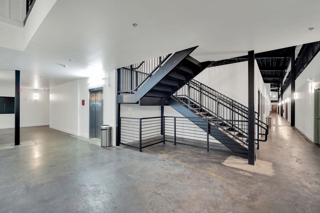 Lawson - Apartments - Photo 2 of 8