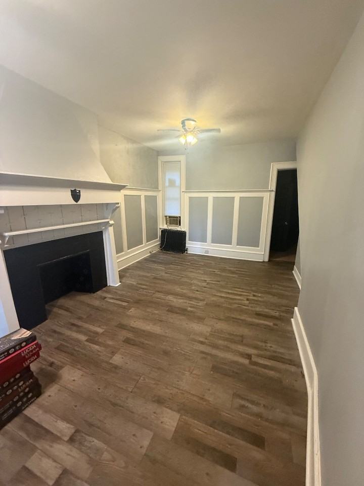 2045 W Tioga St - Photo 2 of 15