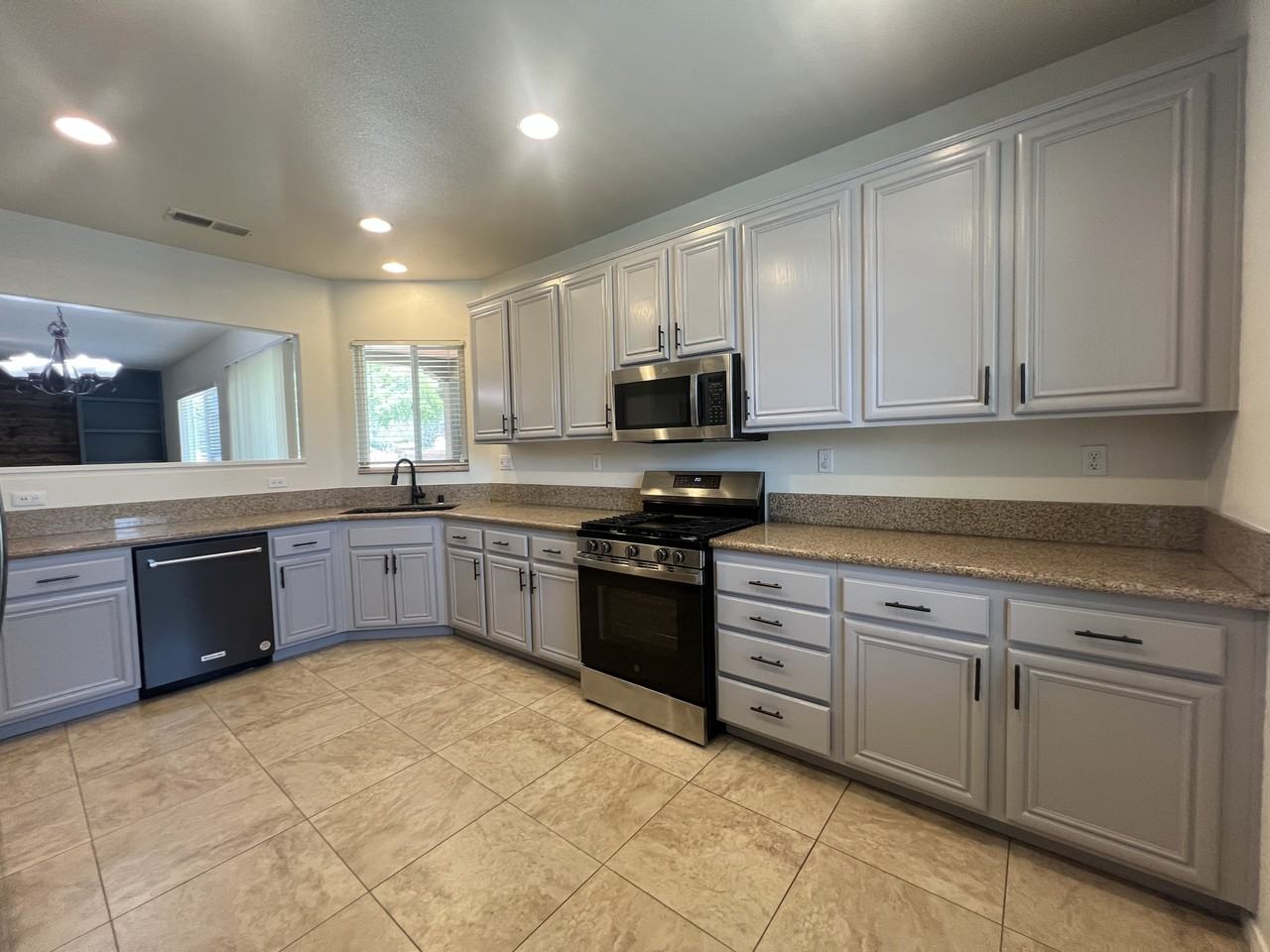 1777 Oconnor Ave #1 - Photo 3 of 37