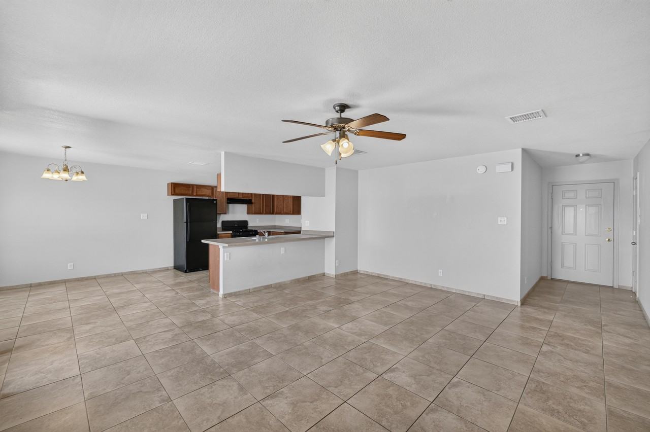 608 Cactus Creek Pl #1 - Photo 4 of 27