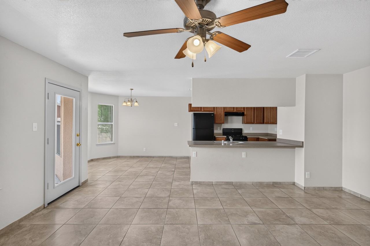 608 Cactus Creek Pl #1 - Photo 5 of 27