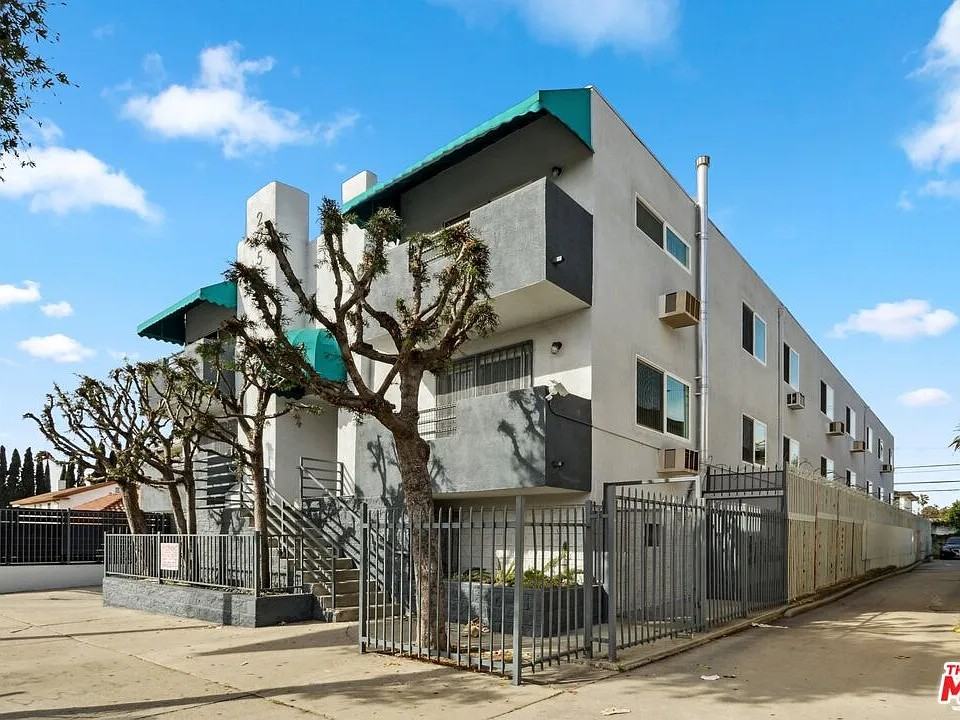 2251 Crenshaw Boulevard #1 - Photo 2 of 23