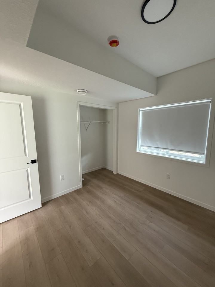 10975 130 Street - 10975 GAR #10975GAR - Photo 6 of 15