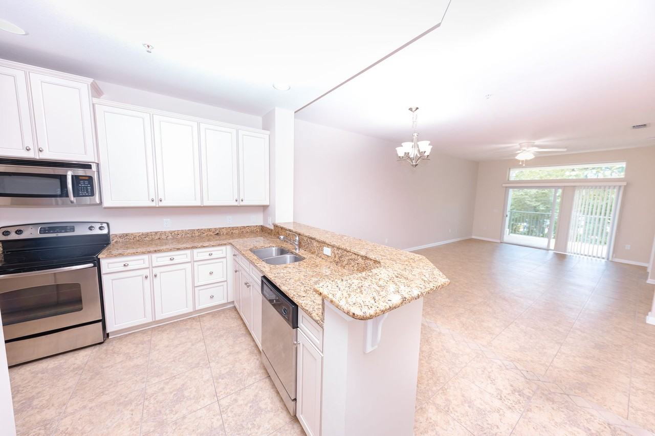 Dream Portofino Shores - Photo 2 of 25
