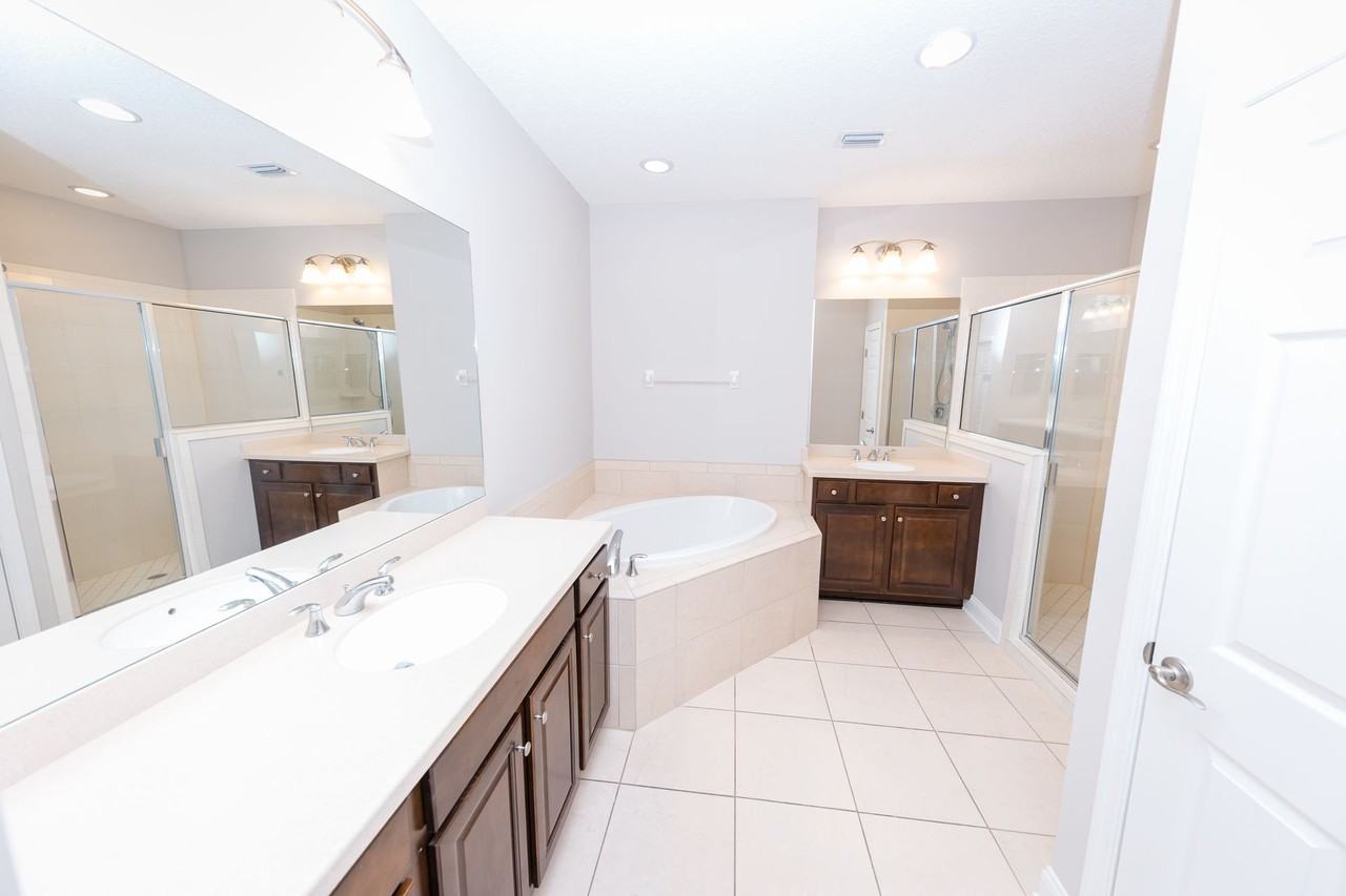 Dream Portofino Shores - Photo 4 of 25