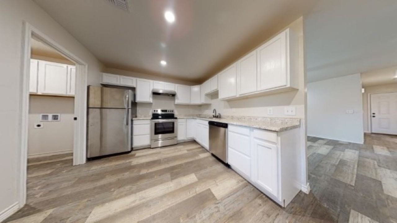 415 W James StUnit 1 #1 - Photo 2 of 17