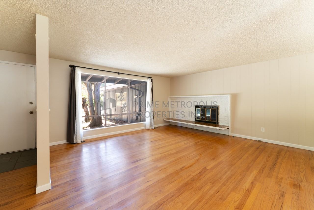 16428 Se 16th St #1 - Photo 3 of 22