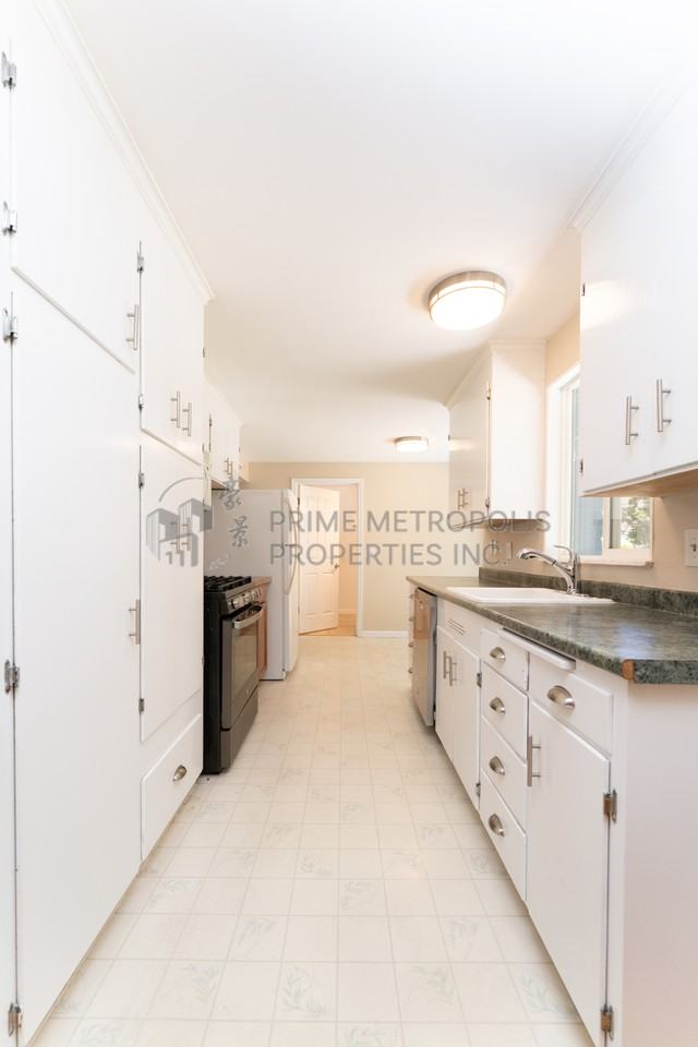 16428 Se 16th St #1 - Photo 5 of 22