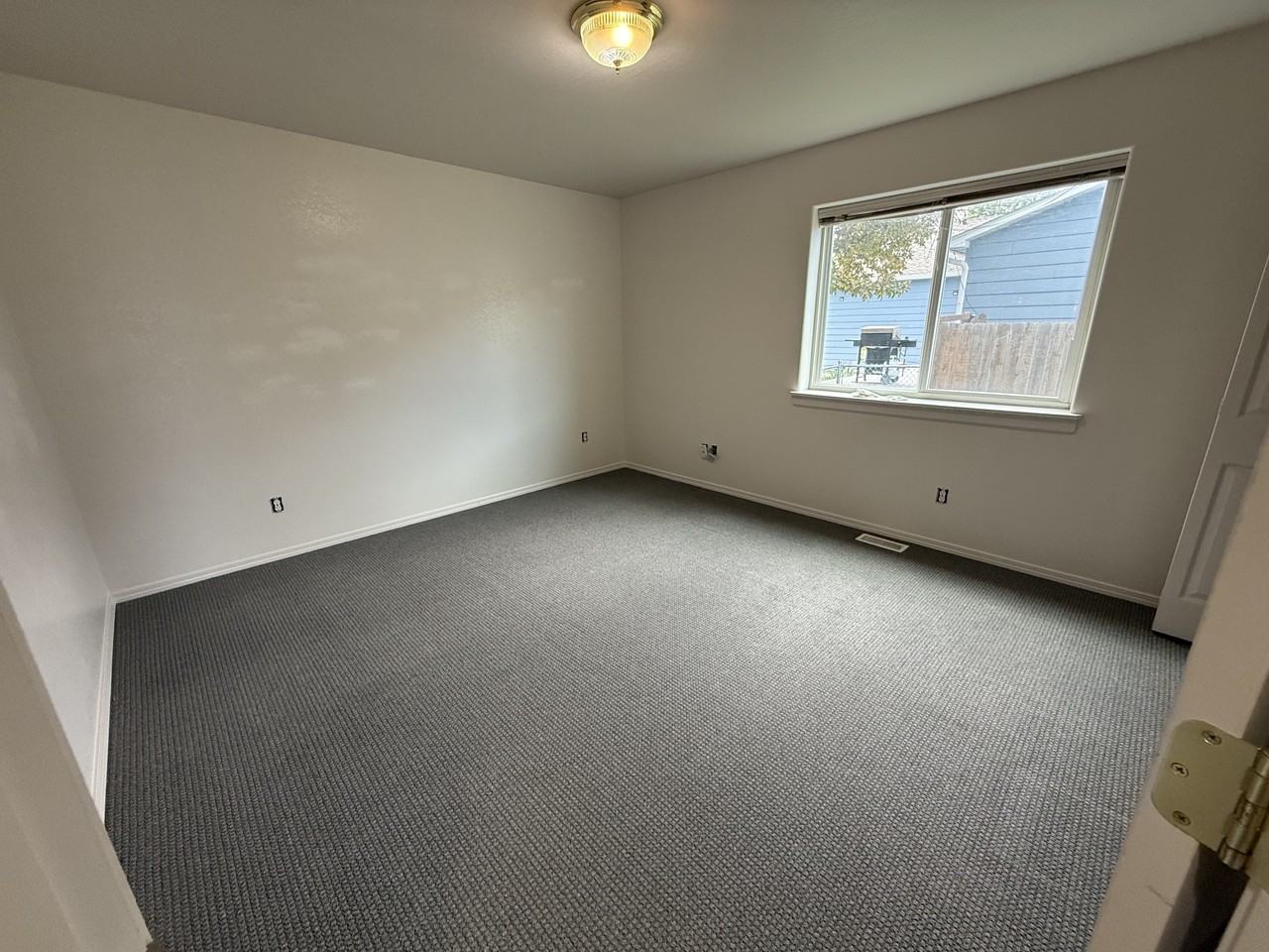 913 Cardinal Dr #B - Photo 3 of 25