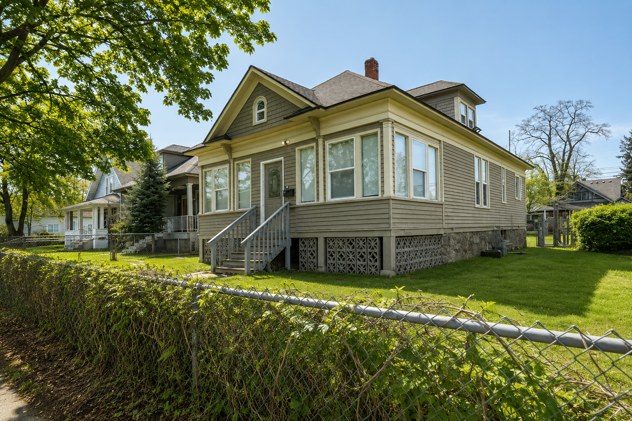 1011 E Augusta Ave #1
