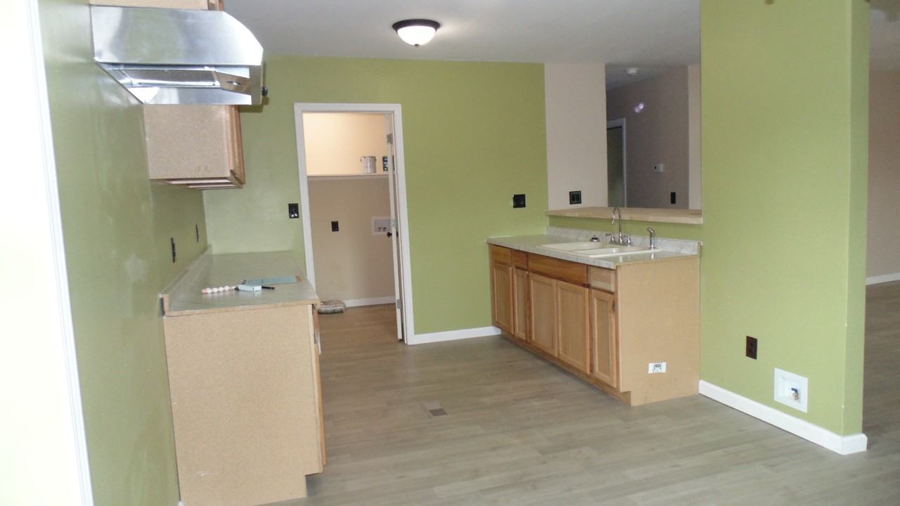 510 3rd St #1 - Photo 3 of 9