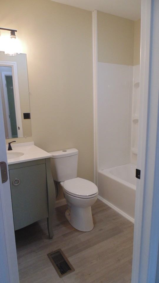 510 3rd St #1 - Photo 5 of 9