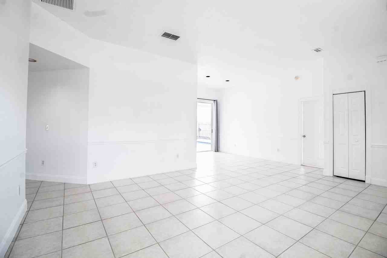 2782 Picadilly Cir #1 - Photo 5 of 33