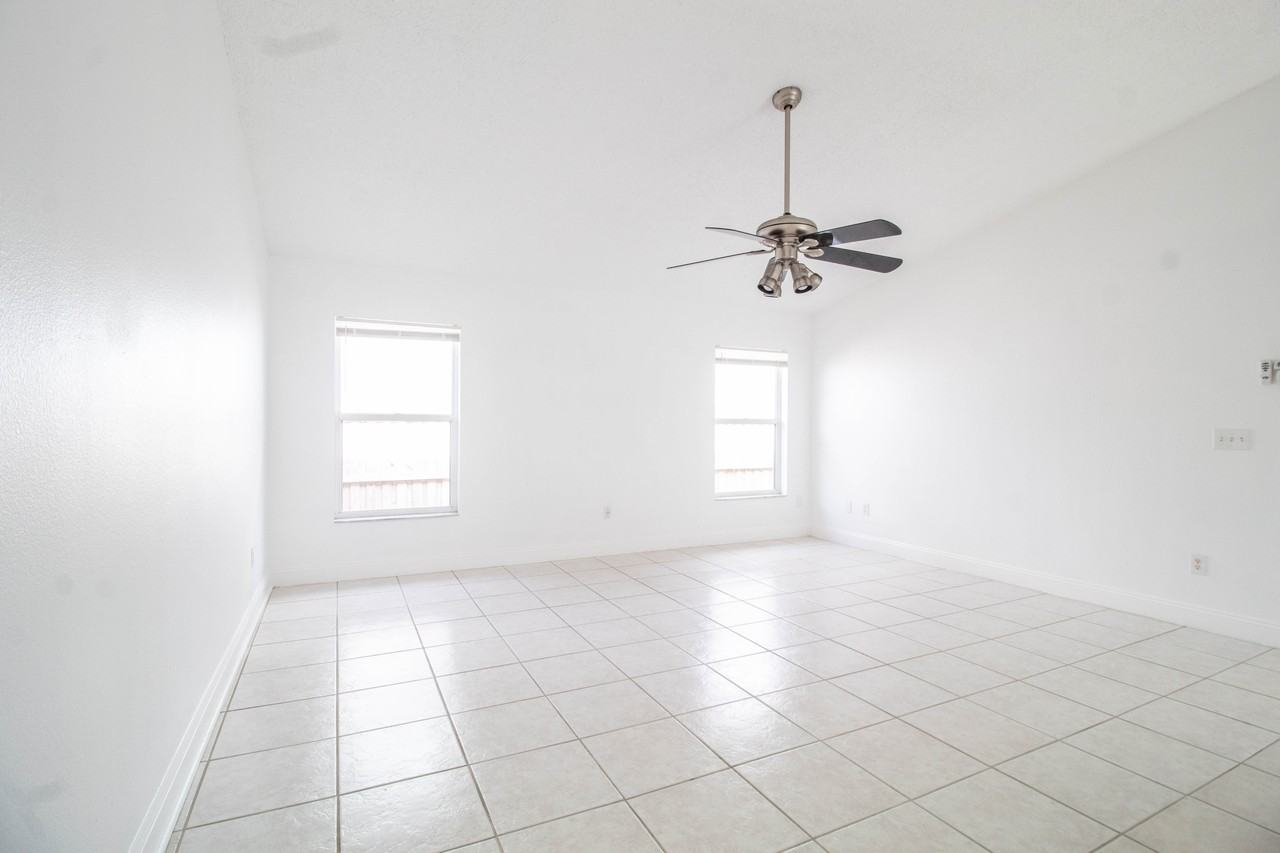 2782 Picadilly Cir #1 - Photo 6 of 33