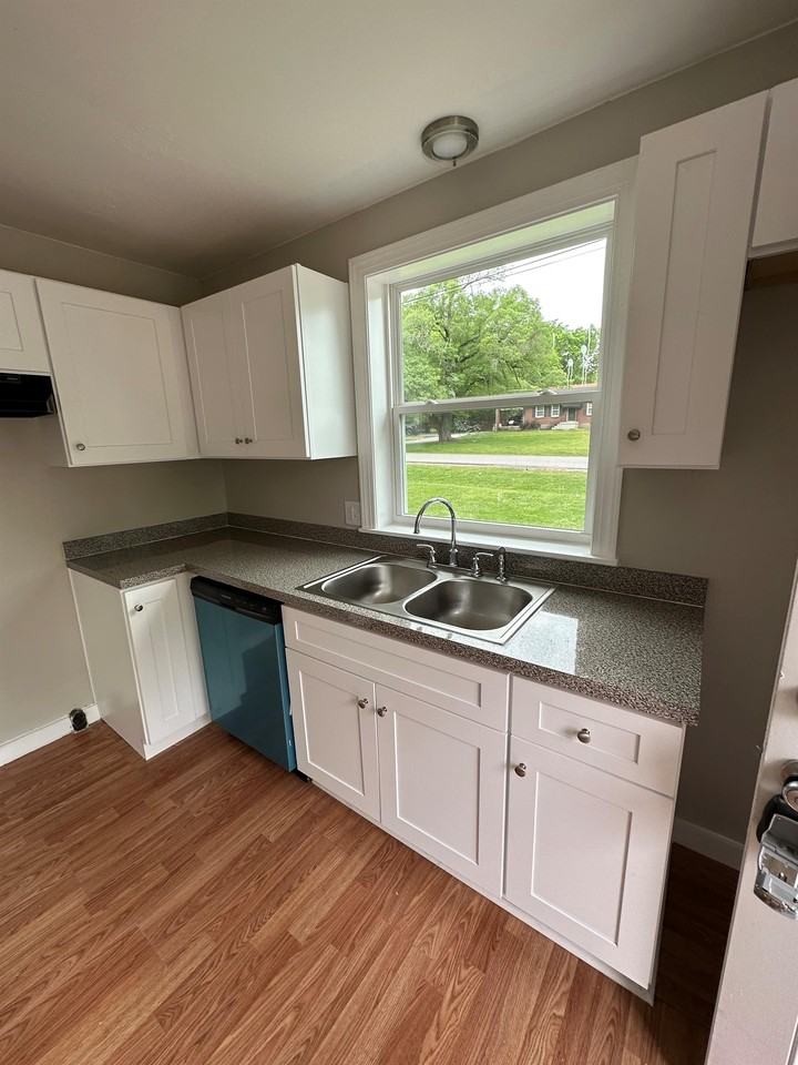 100 Glenmont Dr #A - Photo 2 of 7